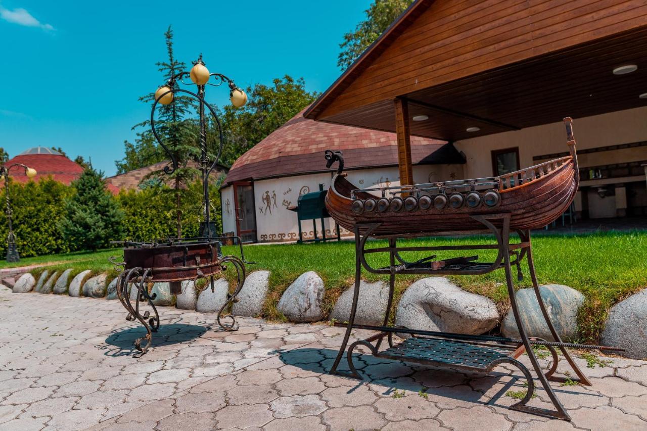 Gоlden Dragon Villa Hotel Бішкек Екстер'єр фото