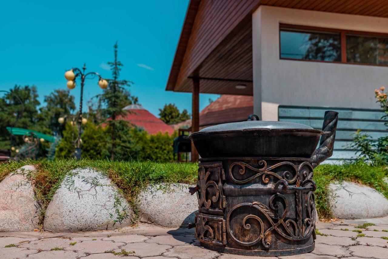 Gоlden Dragon Villa Hotel Бішкек Екстер'єр фото