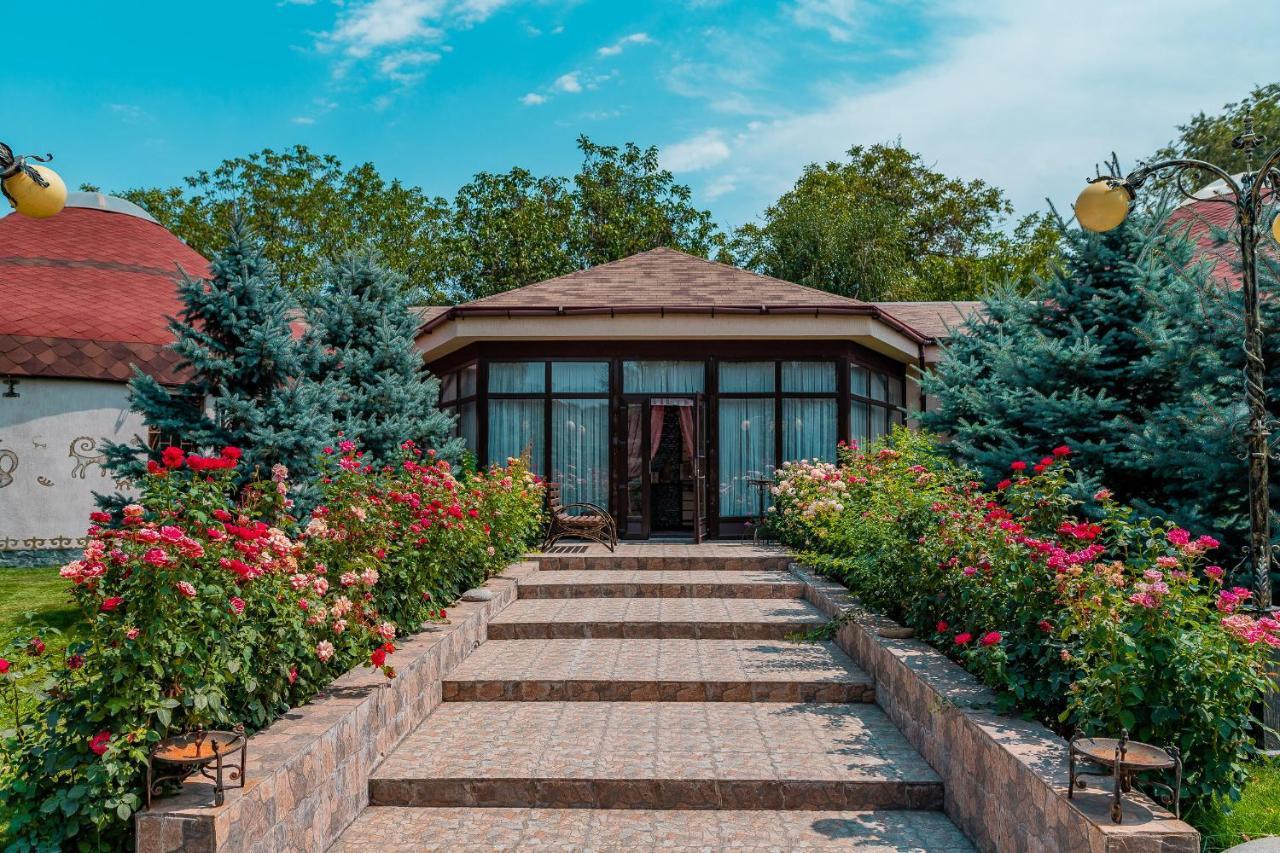 Gоlden Dragon Villa Hotel Бішкек Екстер'єр фото