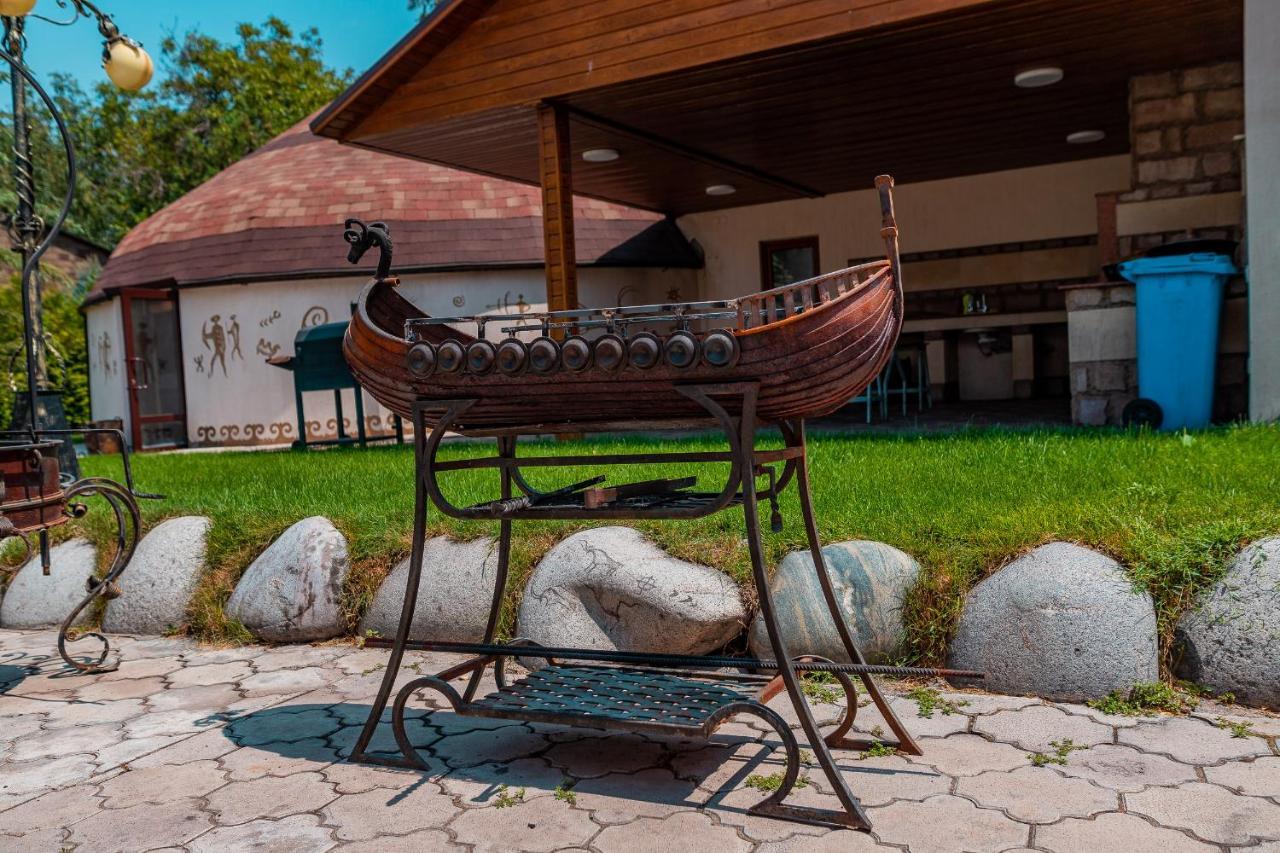 Gоlden Dragon Villa Hotel Бішкек Екстер'єр фото